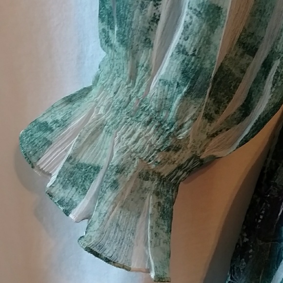 Boho Gypsy Floral Print Embroidered Tunic Top - Picture 6 of 8